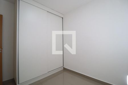 Quarto 2 de apartamento para alugar com 2 quartos, 55m² em Chácaras Tubalina E Quartel, Uberlândia