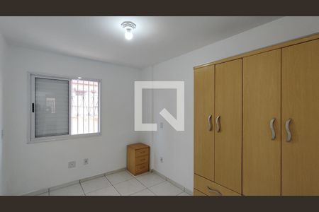 Quarto 1 de apartamento para alugar com 2 quartos, 50m² em Vila Carmosina, São Paulo