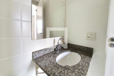 Banheiro Suíte de apartamento para alugar com 3 quartos, 61m² em Jardim Ipaussurama, Campinas