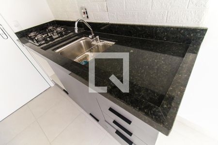 Sala/Cozinha de apartamento para alugar com 2 quartos, 32m² em Vila Carmosina, São Paulo