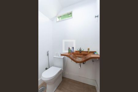 Lavabo de casa para alugar com 4 quartos, 250m² em Grajaú, Rio de Janeiro