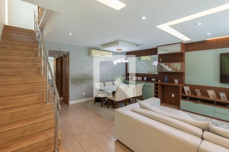 Sala de casa para alugar com 4 quartos, 250m² em Grajaú, Rio de Janeiro