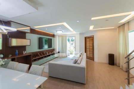 Sala de casa para alugar com 4 quartos, 250m² em Grajaú, Rio de Janeiro