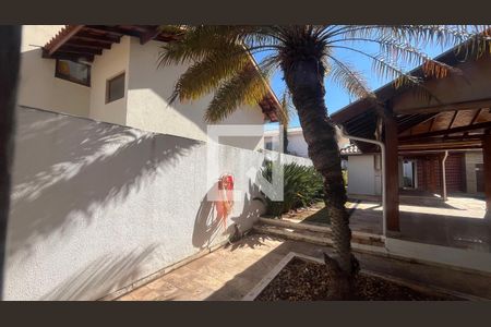 Sala 2 vista de casa de condomínio à venda com 5 quartos, 800m² em Residencial Vila Verde, Campinas