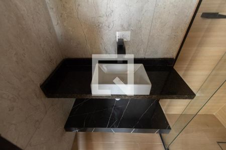 Banheiro de kitnet/studio para alugar com 1 quarto, 28m² em Vila Carvalho, Sorocaba