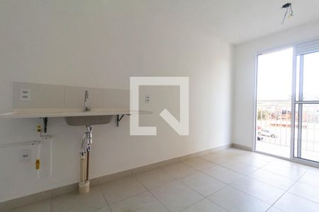 Sala/Cozinha  de apartamento para alugar com 1 quarto, 27m² em Guaiauna, São Paulo