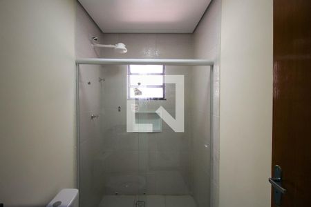Banheiro de apartamento para alugar com 1 quarto, 27m² em Vila Paulo Silas, São Paulo