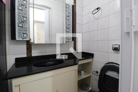 Banheiro Social de apartamento à venda com 1 quarto, 67m² em São João, Porto Alegre