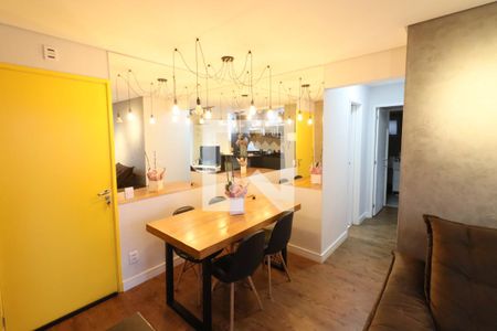 Sala de apartamento para alugar com 2 quartos, 56m² em Km 18, Osasco