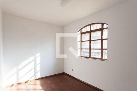 Quarto 1 de casa para alugar com 7 quartos, 347m² em São José, Belo Horizonte
