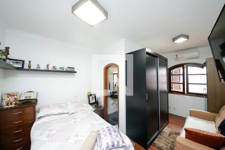 Suíte 1 de casa à venda com 5 quartos, 250m² em Jardim Avelino, São Paulo
