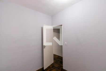 Quarto 2 de casa para alugar com 2 quartos, 70m² em Jardim Danfer, São Paulo