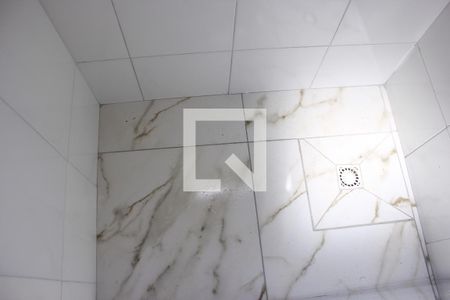 Banheiro de casa para alugar com 1 quarto, 37m² em Parque Flamengo, Guarulhos