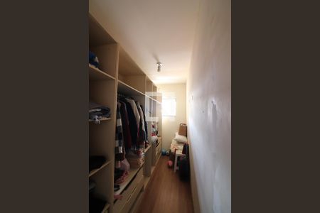 Closet do Quarto 1 de casa para alugar com 2 quartos, 90m² em Bairro dos Casa, São Bernardo do Campo