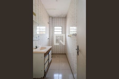 Banheiro Social de casa para alugar com 1 quarto, 45m² em Parque Pinheiros, Taboão da Serra