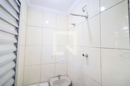 Banheiro de casa para alugar com 1 quarto, 70m² em Bandeiras, Osasco