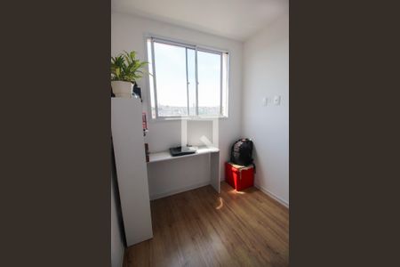 Quarto 1 de apartamento para alugar com 2 quartos, 34m² em Jardim Miriam, São Paulo