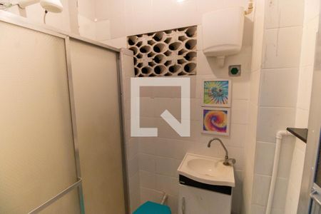 Banheiro de kitnet/studio para alugar com 1 quarto, 30m² em Centro, Niterói