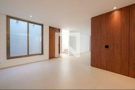 Casa à venda com 3 quartos, 420m² em Vila Nova Conceição, São Paulo