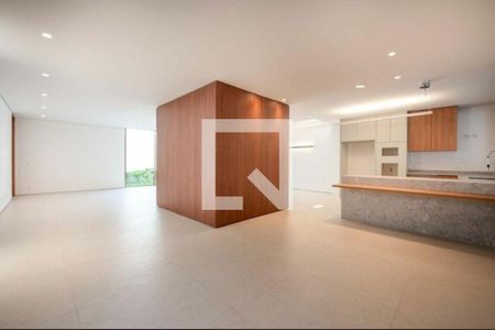 Casa à venda com 3 quartos, 420m² em Vila Nova Conceição, São Paulo