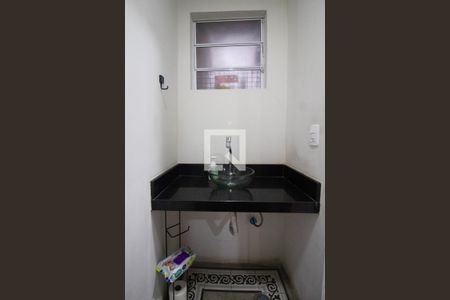 Lavabo de casa à venda com 4 quartos, 160m² em Pinheiros, São Paulo
