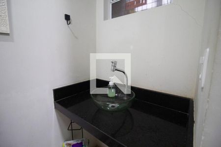 Lavabo de casa à venda com 4 quartos, 160m² em Pinheiros, São Paulo