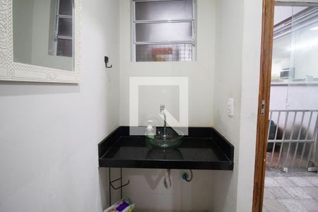 Lavabo de casa à venda com 4 quartos, 160m² em Pinheiros, São Paulo