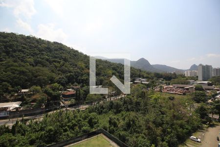 Sala - Vista de apartamento para alugar com 2 quartos, 70m² em Camorim, Rio de Janeiro