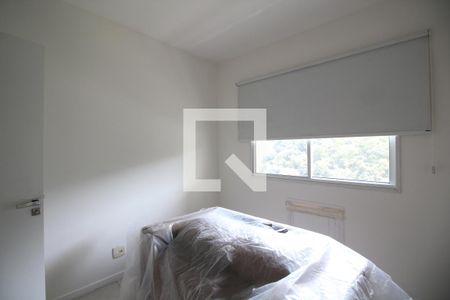 Quarto 1 de apartamento para alugar com 2 quartos, 70m² em Camorim, Rio de Janeiro