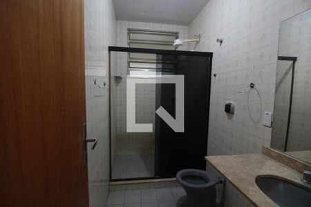 Banheiro de apartamento para alugar com 1 quarto, 65m² em Jacarepaguá, Rio de Janeiro