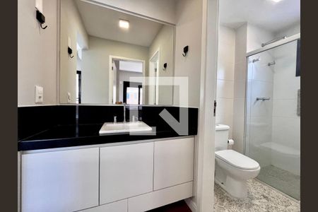 Banheiro Social de apartamento para alugar com 1 quarto, 51m² em Cambuí, Campinas