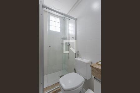 Banheiro de apartamento à venda com 1 quarto, 55m² em Passo D’areia, Porto Alegre