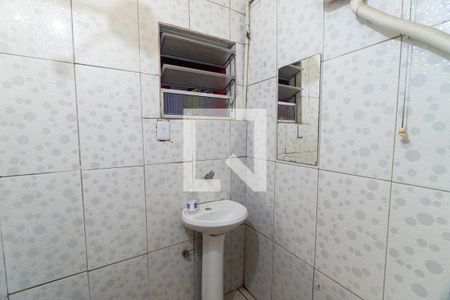 Banheiro de casa para alugar com 1 quarto, 50m² em Vila Guarani (zona Sul), São Paulo
