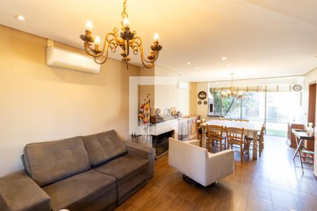 Sala de casa de condomínio à venda com 3 quartos, 175m² em Hípica, Porto Alegre