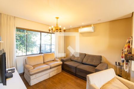 Sala de casa de condomínio à venda com 3 quartos, 175m² em Hípica, Porto Alegre