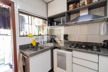 Cozinha de casa de condomínio à venda com 3 quartos, 175m² em Hípica, Porto Alegre