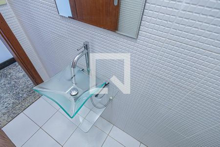 lavabo de casa para alugar com 4 quartos, 220m² em Santa Amelia, Belo Horizonte