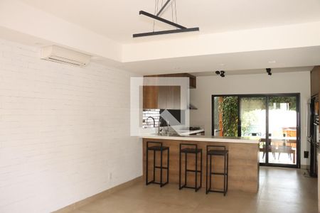 Sala de casa de condomínio para alugar com 2 quartos, 211m² em Parque Rincao, Cotia