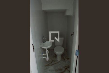 Lavabo de casa de condomínio para alugar com 2 quartos, 89m² em Taquara, Rio de Janeiro