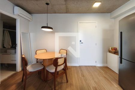 Sala de apartamento à venda com 1 quarto, 51m² em Cambuí, Campinas