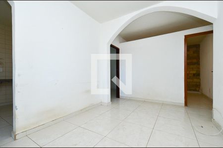 Sala de casa à venda com 2 quartos, 80m² em Santa Cruz, Belo Horizonte