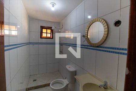 Banheiro de casa à venda com 2 quartos, 200m² em Piratininga, Niterói