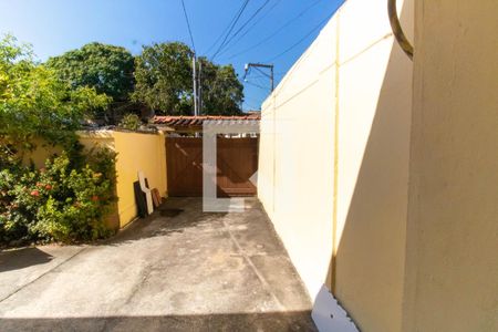 Vista de casa à venda com 2 quartos, 200m² em Piratininga, Niterói