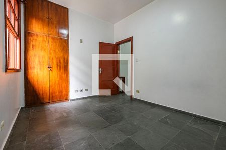 Quarto 2 de casa para alugar com 3 quartos, 80m² em Pinheiros, São Paulo