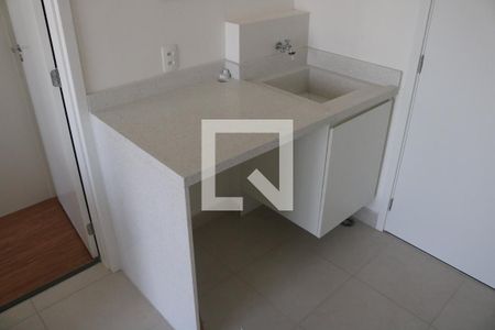 Sala/Cozinha de apartamento para alugar com 1 quarto, 28m² em Parque Industrial Tomas Edson, São Paulo