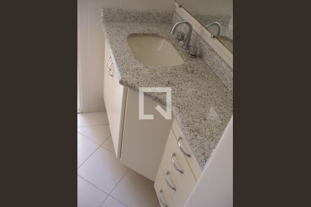 Banheiro de apartamento à venda com 2 quartos, 64m² em Vila Congonhas, São Paulo
