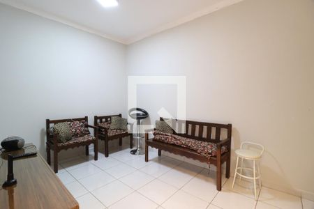 Sala de apartamento para alugar com 2 quartos, 55m² em Jardim Holanda, Uberlândia