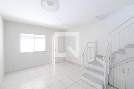 Sala de casa para alugar com 2 quartos, 80m² em Campo Grande, Rio de Janeiro