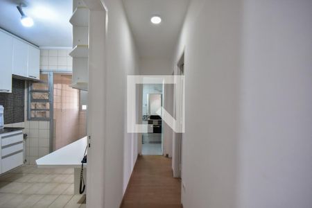 Corredor de apartamento para alugar com 2 quartos, 56m² em Jardim Cláudia, São Paulo