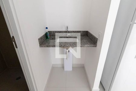 Banheiro de apartamento para alugar com 1 quarto, 29m² em Barra Funda, São Paulo